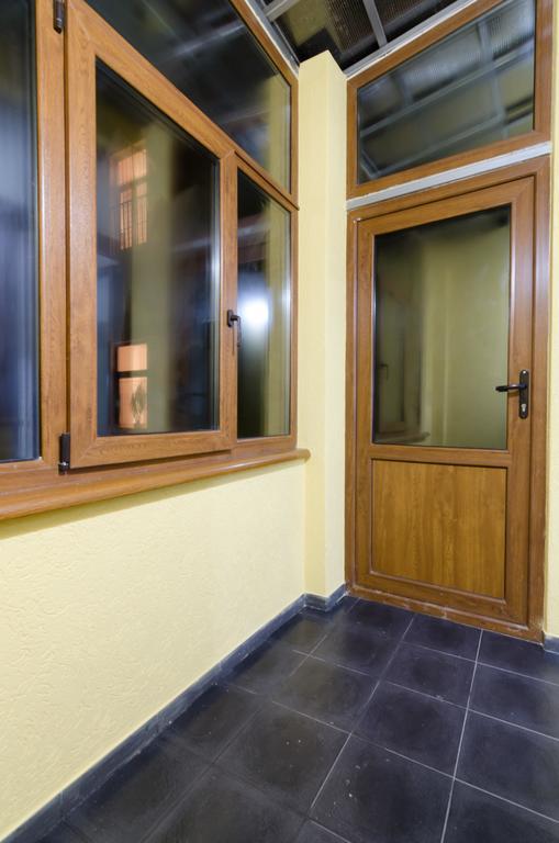 Alfa Apartments Krakivska 17 ลวีฟ ภายนอก รูปภาพ