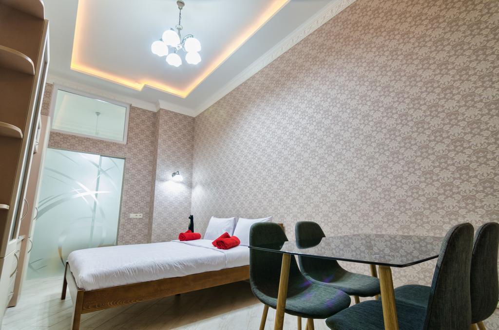 Alfa Apartments Krakivska 17 ลวีฟ ภายนอก รูปภาพ